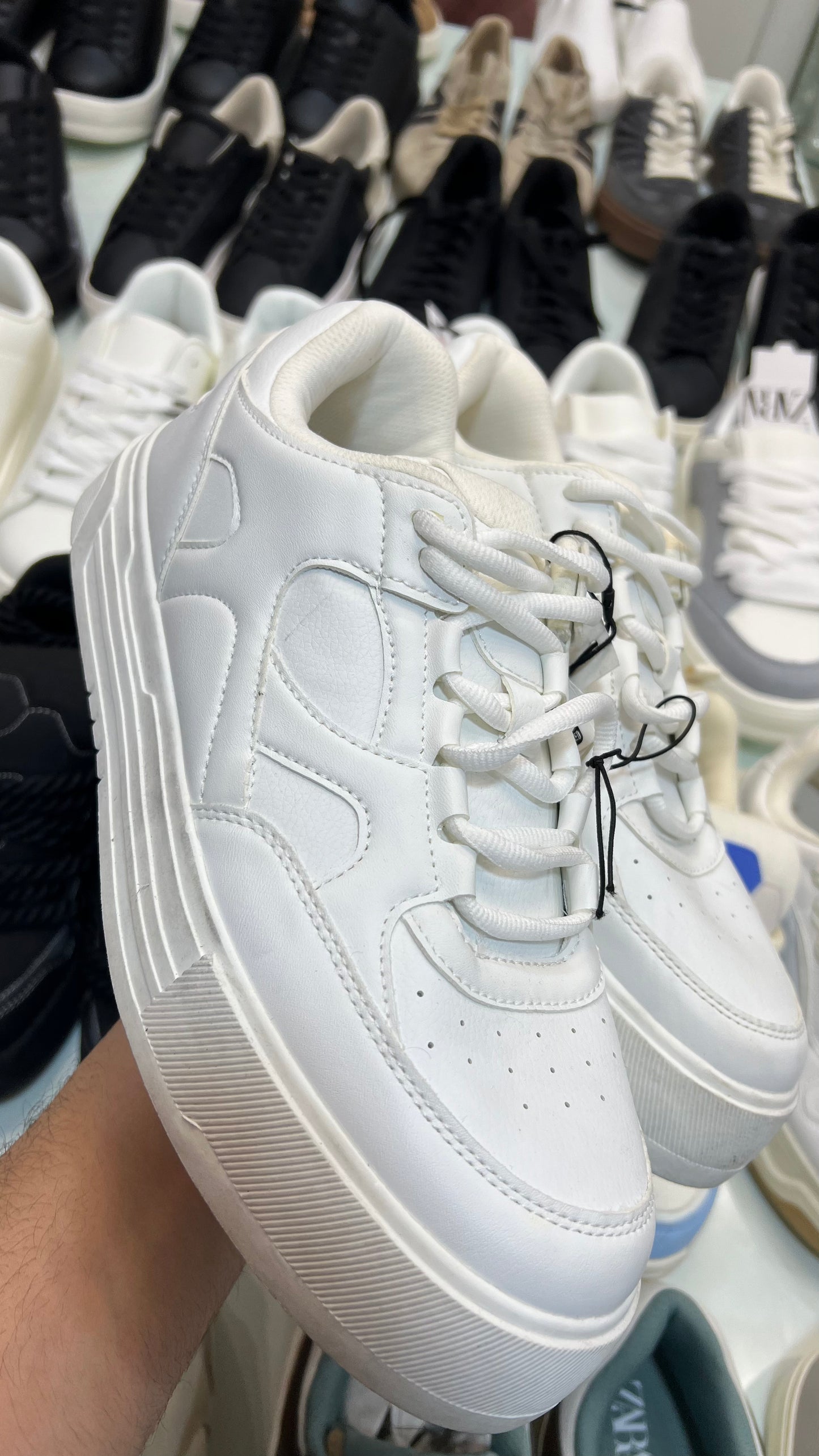 RETRO STYLE SNEAKERS  ZARA